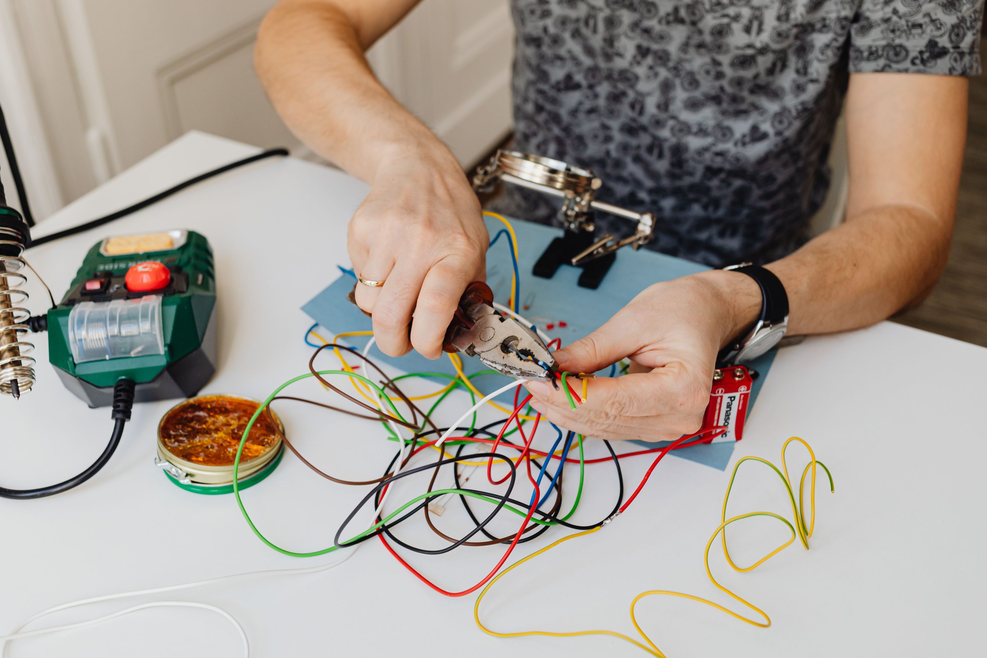 Modern Electrical Contracting — Jacksonville electrician